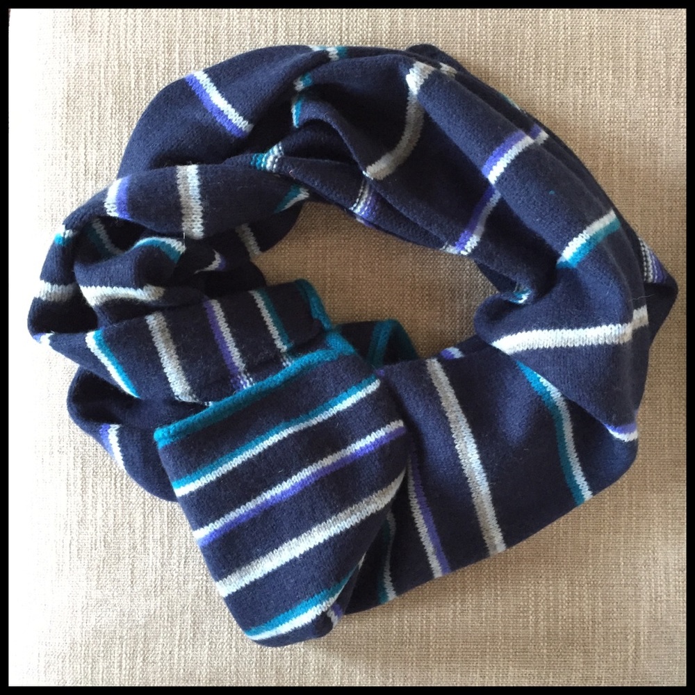 Halogen Cashmere Blend Navy Stripe Scarf. CLASSIC.